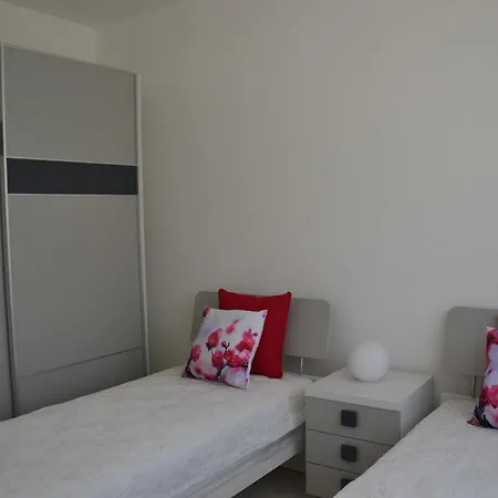 Apartment Alba - Villaggio Di Mary *